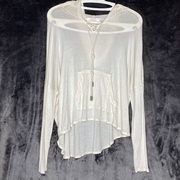 Kaitlyn‎ Pullover Hoody - Picture 2 of 8